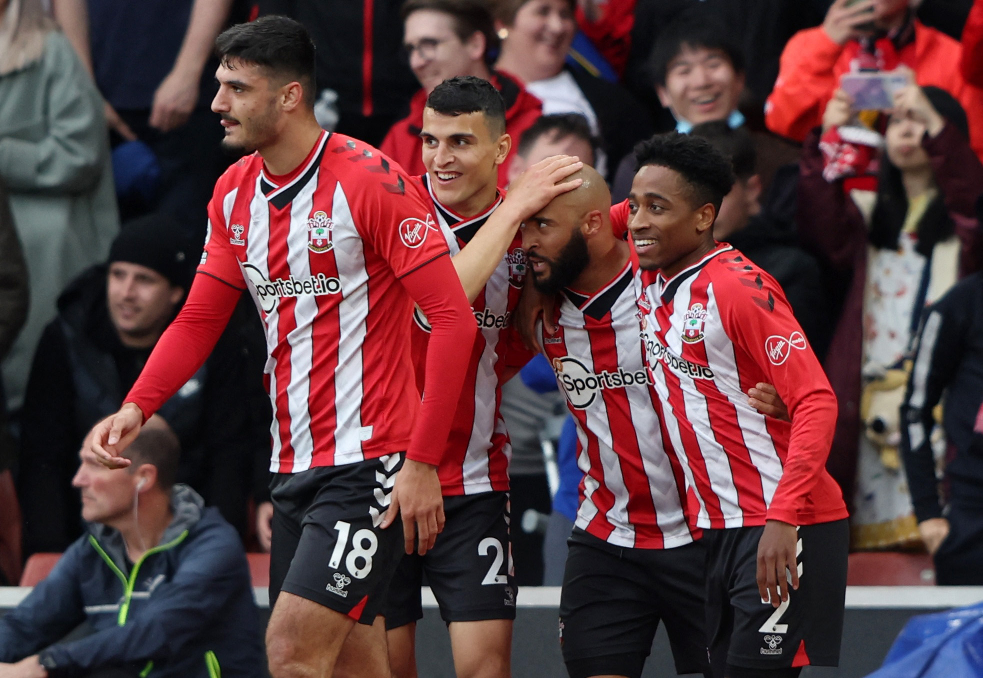 意媒：邓弗里斯的伤势不必过多担忧，预计可出战米兰德比