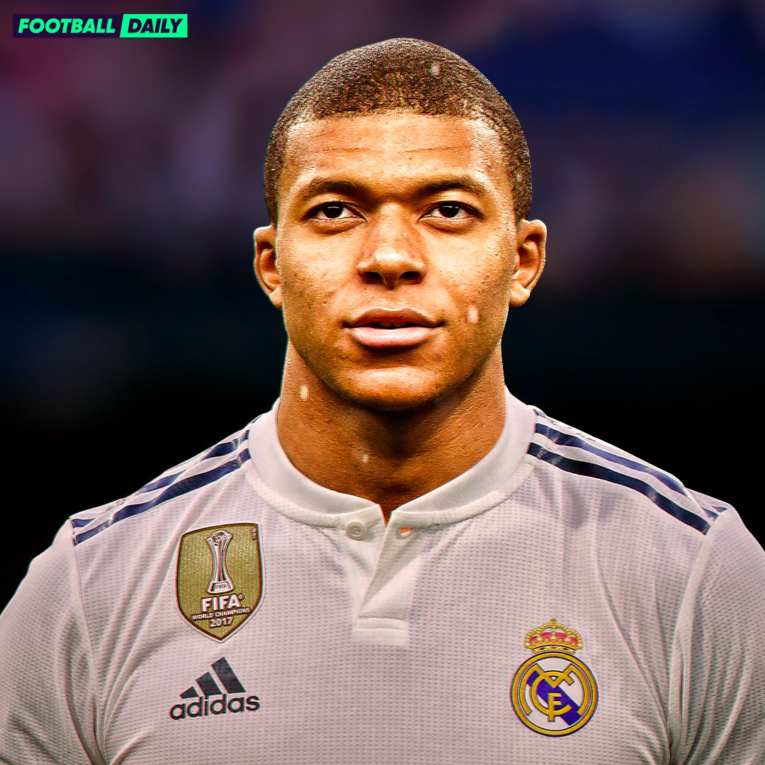 致敬李惠堂，赞助商犀旺送给魏祥鑫一颗柚子足球