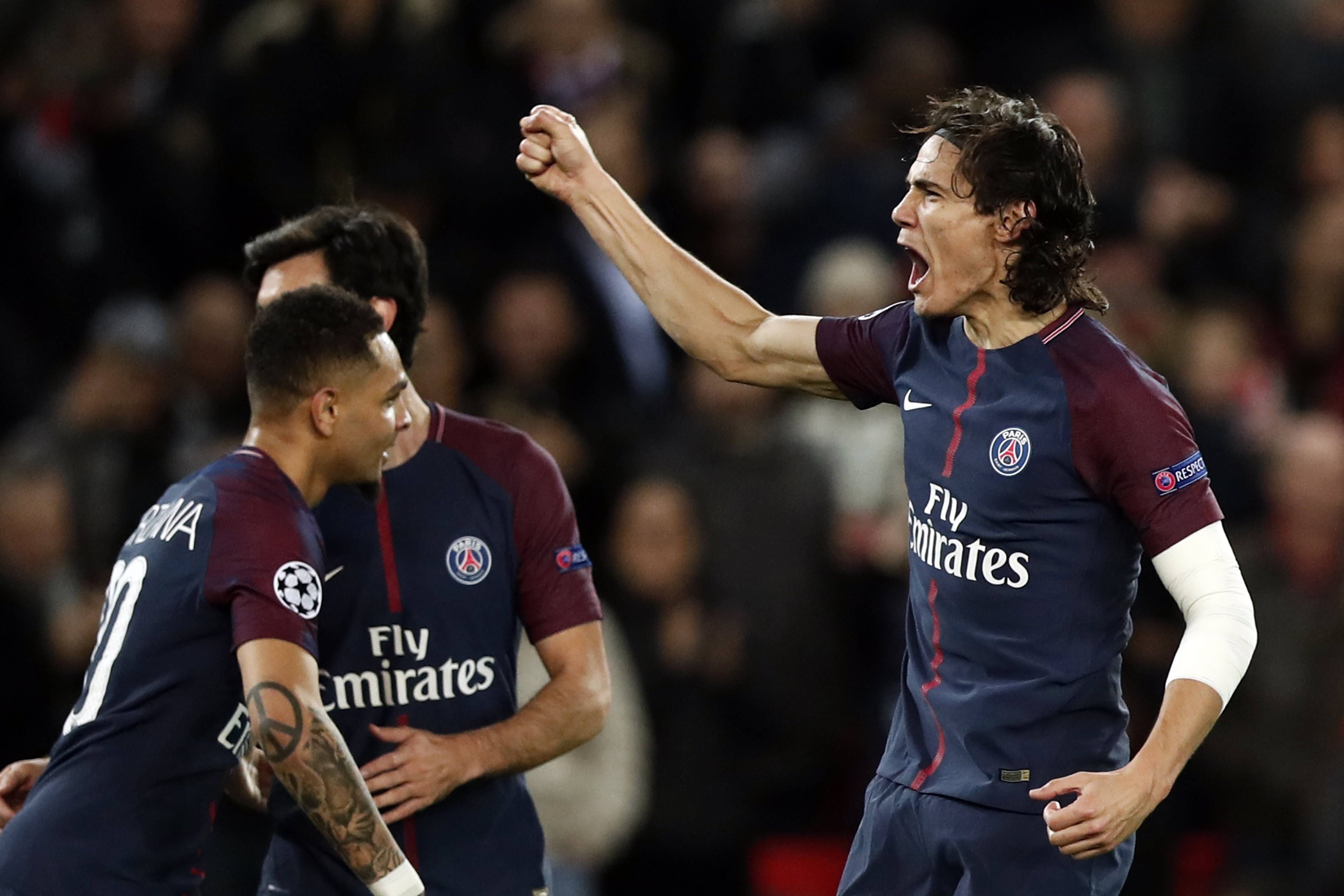 曼城大胜桑德兰，积分榜差距缩小