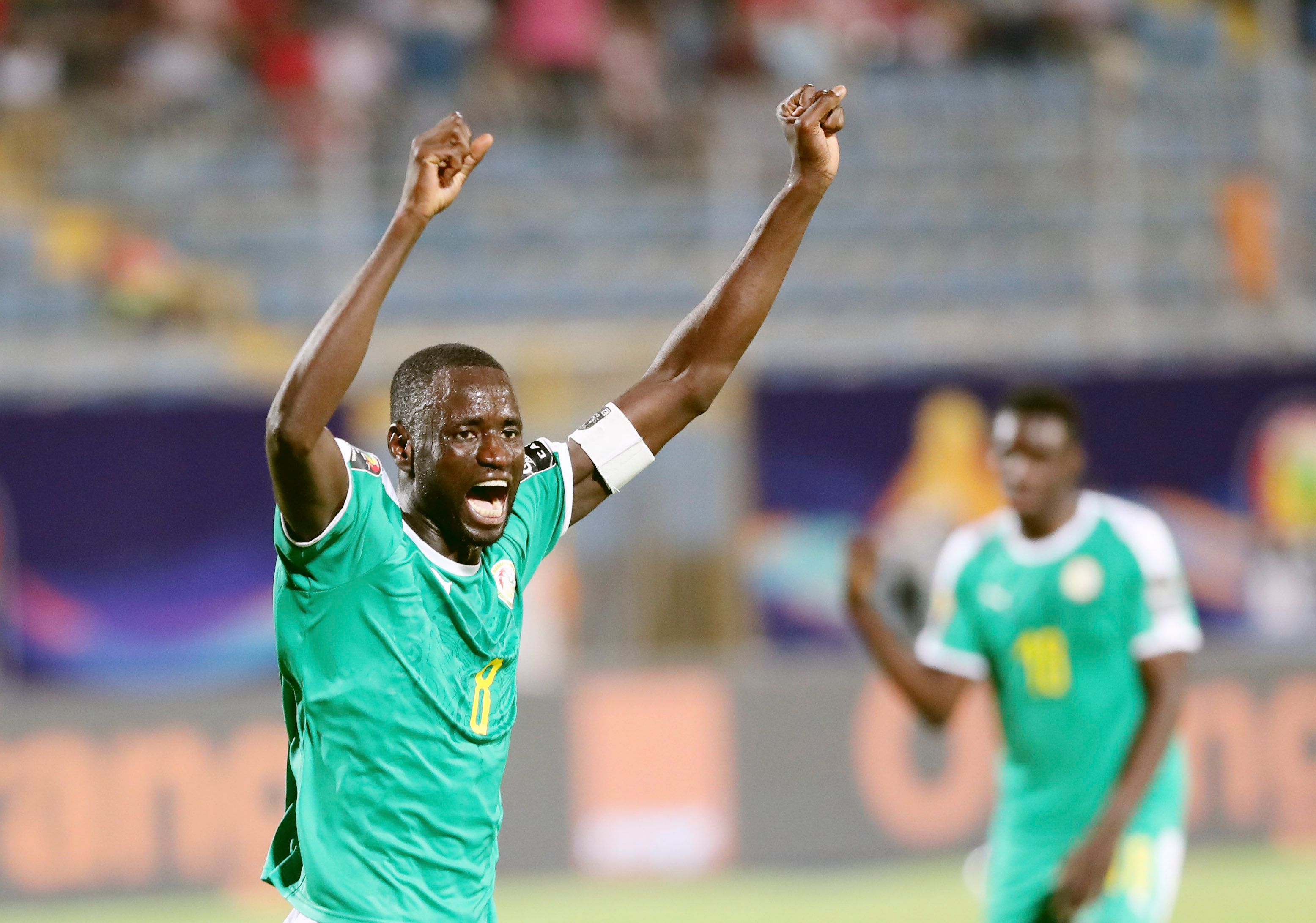 海港收官战闷平！媒体人热议：悲壮且幸运，没陈威早完蛋了