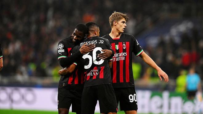 江苏省体育代表团到访西甲联盟，双方在马德里举行正式会谈（江苏省体育代表团拜会西甲联盟，双方在马德里展开正式会谈）