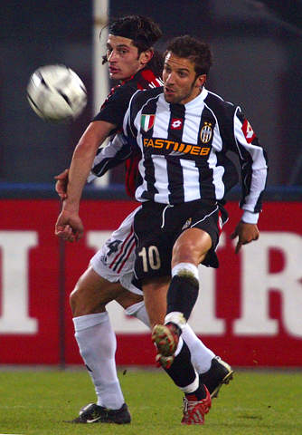 本赛季意甲首胜！紫百合狂胜继续排名垫底，能否就此反弹？（紫百合迎来赛季意甲首胜，大胜仍居榜尾，能否借势反弹？）