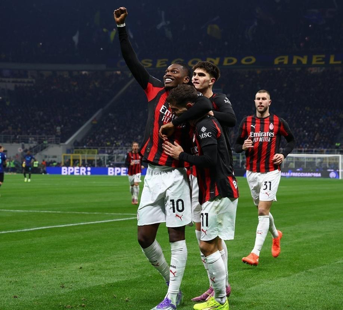 瓦拉内：去皇马前齐达内亲自给我打了电话；穆里尼奥很有魅力