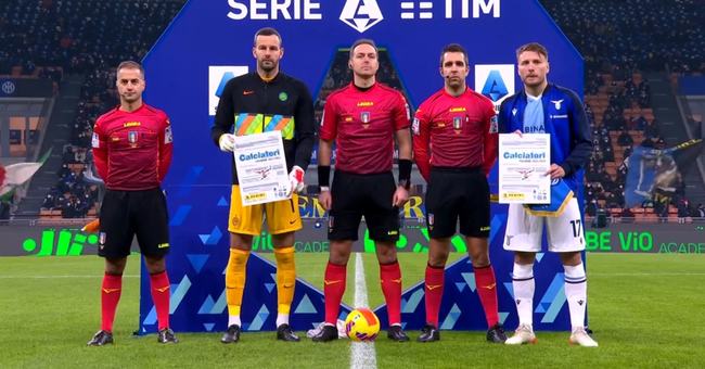 旧将：维尼修斯表现没达到他的续约要求，多数皇马球员也这样（前队员：维尼修斯的表现配不上其续约要价，多数皇马球员也如此）