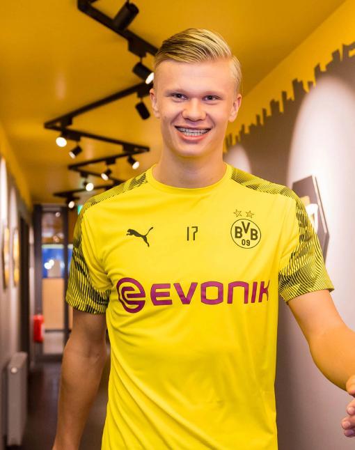 眼眶塌陷！赵鸿刚拳击生涯或终结，转型还是再战成艰难抉择