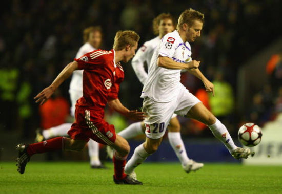 地上足球：偷溜诺坎普释放回归信号？解析梅西为何必重回巴萨（地上足球：突访诺坎普是回归暗示？深析梅西缘何注定重返巴萨）