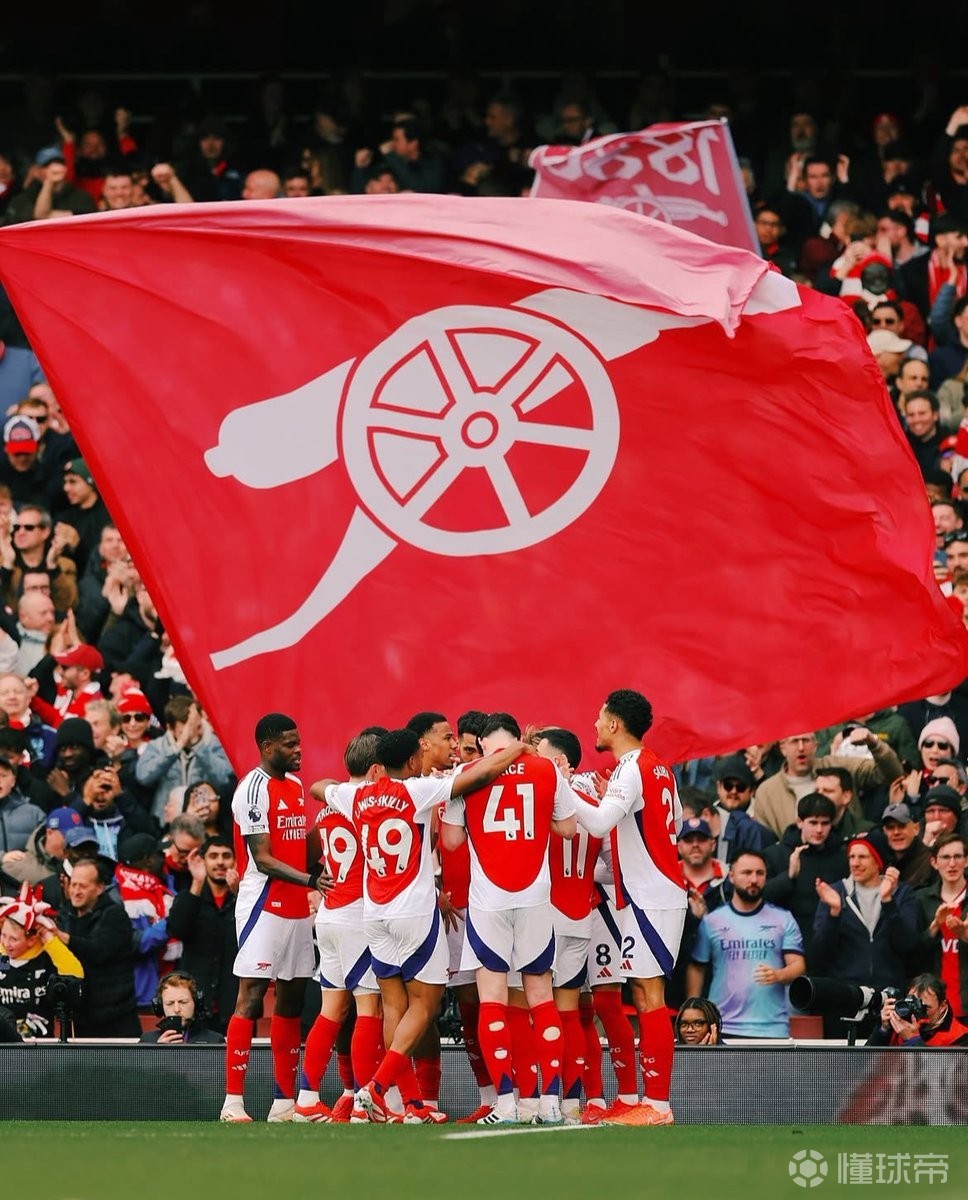 德甲前瞻：多特蒙德联赛主场不败，霍芬海姆进攻火力强劲（德甲前瞻：多特联赛主场不败延续，霍芬海姆进攻端状态火热）