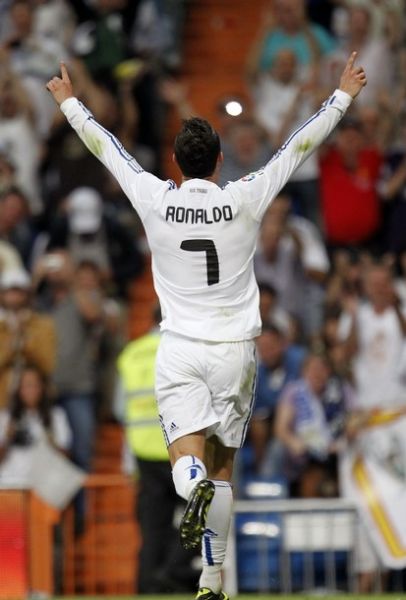 18岁中场奇才成为豪门猎物：皇马巴黎阿森纳下场，6000万估值不低