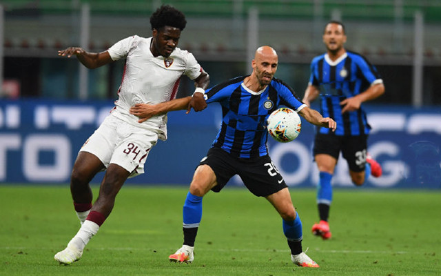 斯基拉：AC米兰不满恩昆库表现，正考虑出售（斯基拉：AC米兰对恩昆库表现失望，考虑将其出售）