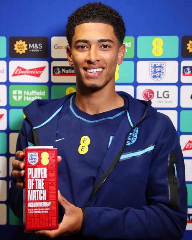 河南队球员尹鸿博宣布退役