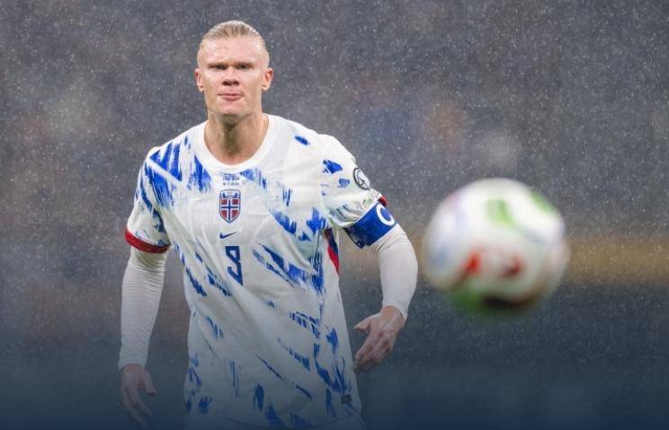 吴少聪女友晒足协杯冠军奖牌：男朋友带的苏州特产