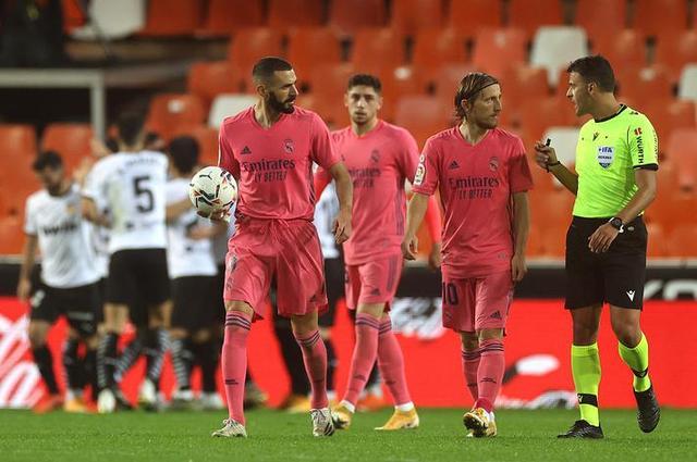 火箭本赛季第7次赢球净胜分20+，该数据领跑全联盟